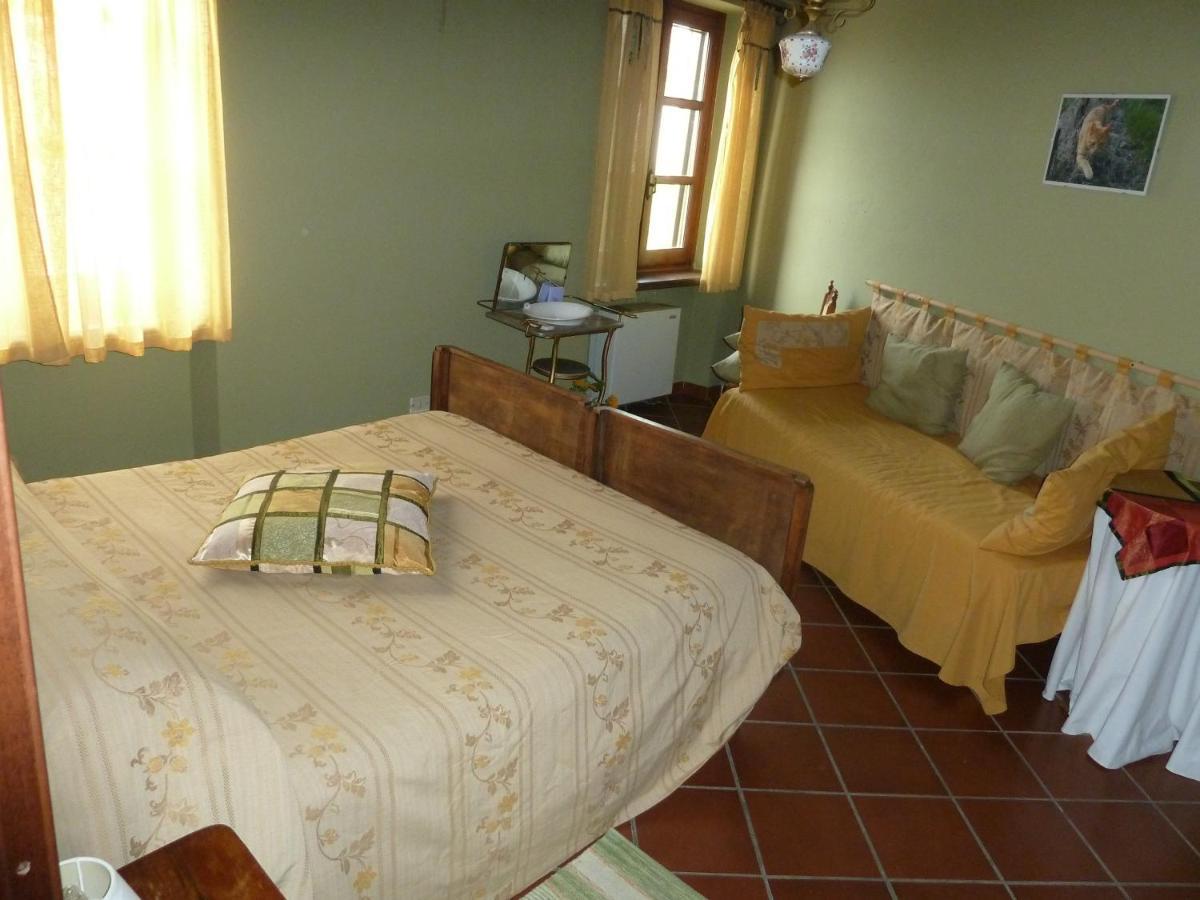 Agriturismo San Martino Castiglione Tinella Pokoj fotografie