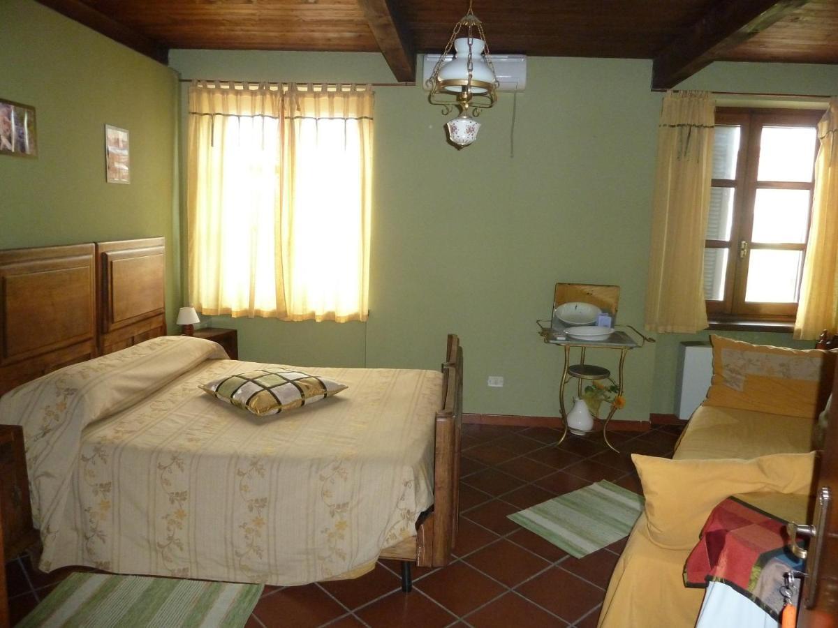 Agriturismo San Martino Castiglione Tinella Pokoj fotografie