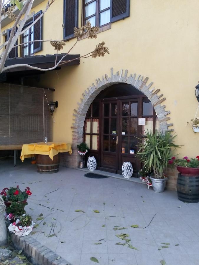 Agriturismo San Martino Castiglione Tinella Exteriér fotografie