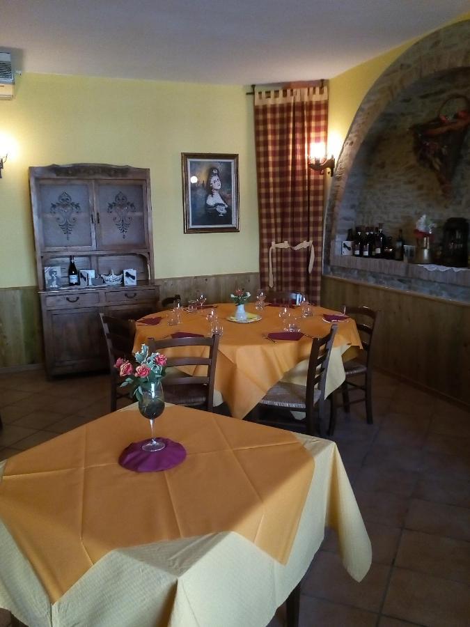 Agriturismo San Martino Castiglione Tinella Exteriér fotografie