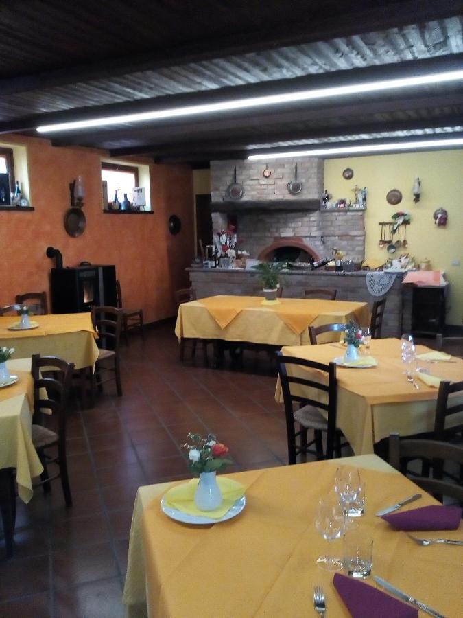 Agriturismo San Martino Castiglione Tinella Exteriér fotografie