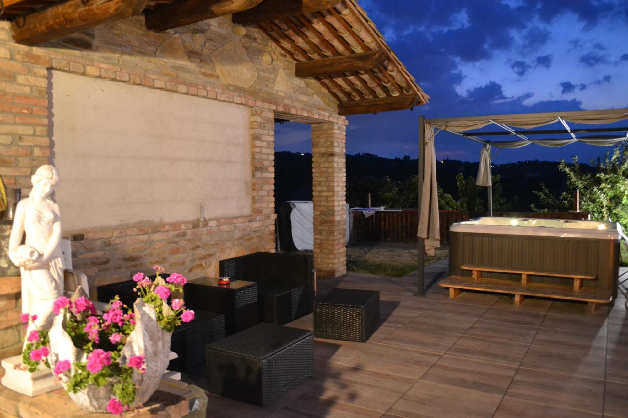 Agriturismo San Martino Castiglione Tinella Exteriér fotografie