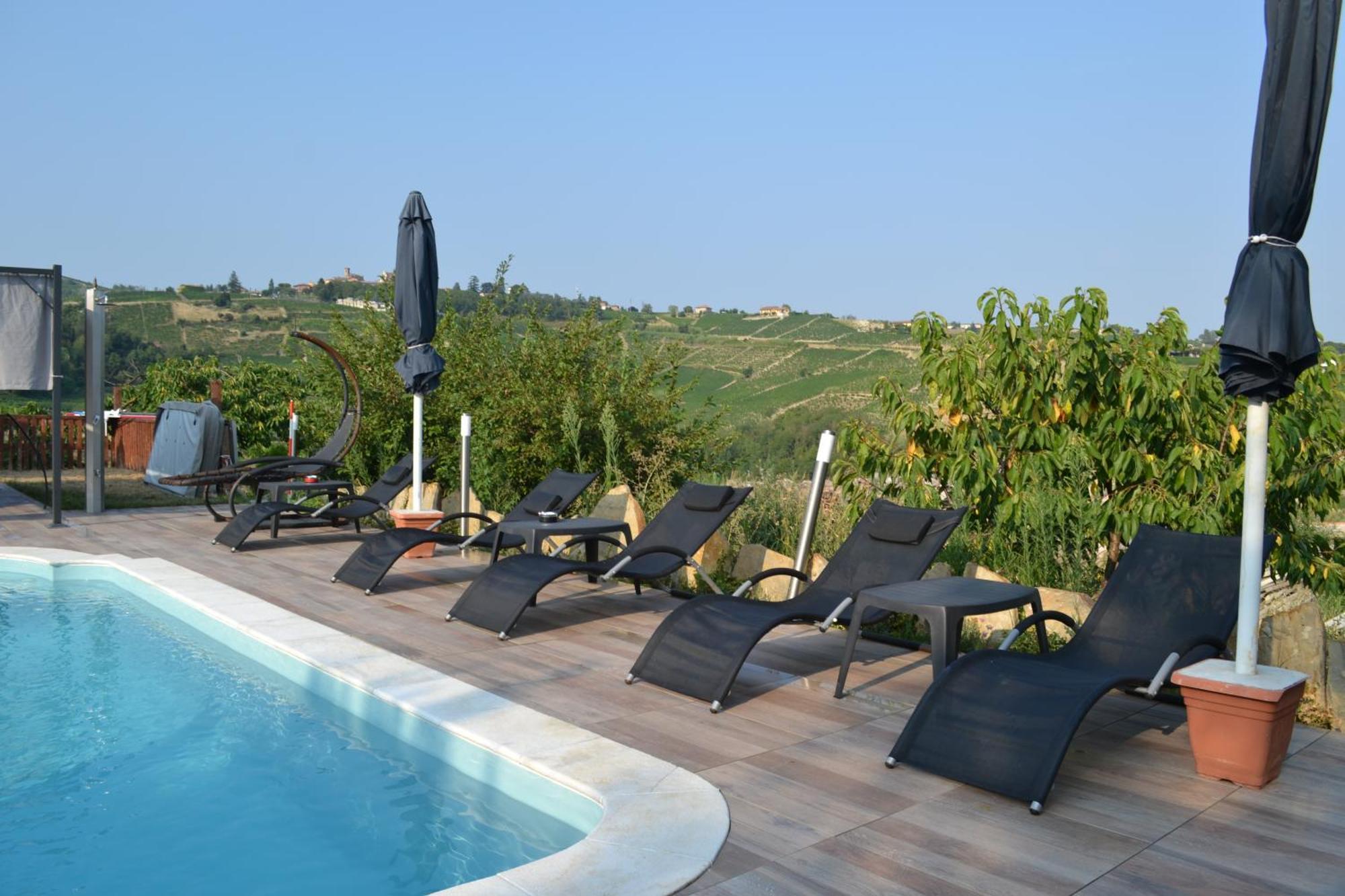 Agriturismo San Martino Castiglione Tinella Exteriér fotografie